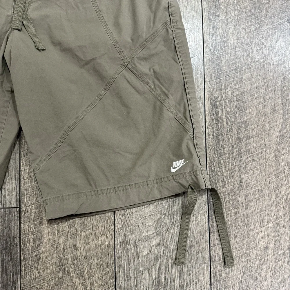 Vintage Nike Sportswear Shorts Womens Medium Green Chino Bermuda Outdoors Hiking - Picture 2 of 10